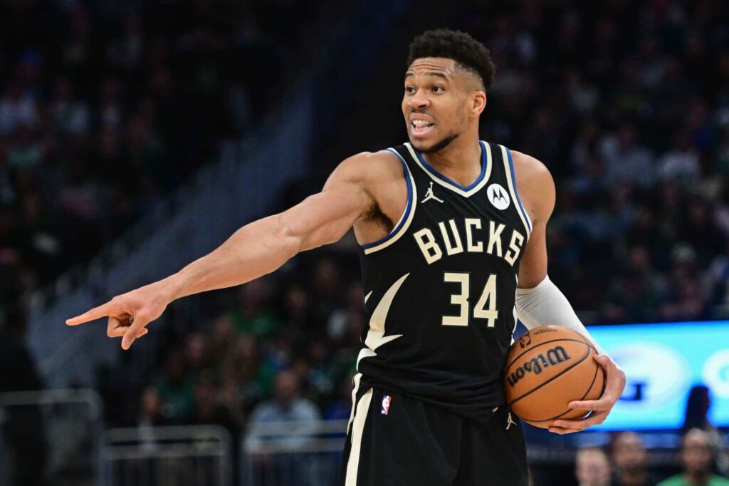 Giannis Antetokounmpo nba bucks