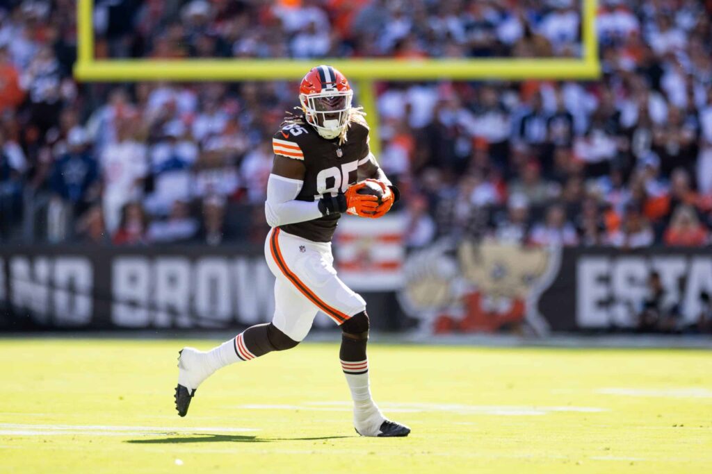 Cleveland Browns vs. Baltimore Ravens DFS Start ‘Em Sit ‘Em| Week 18