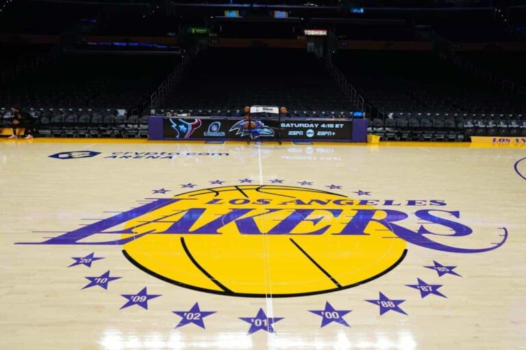Los Angeles Lakers looking at Jimmy Butler?