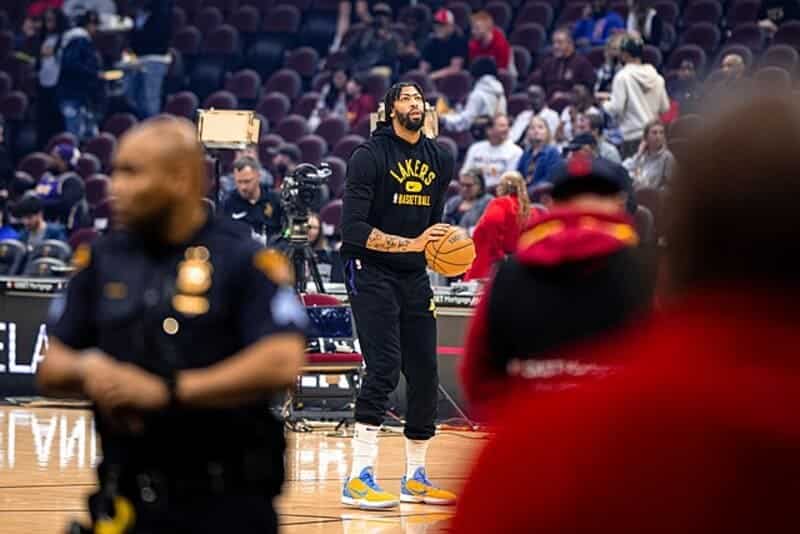 Anthony Davis, Luka Doncic Pre-game