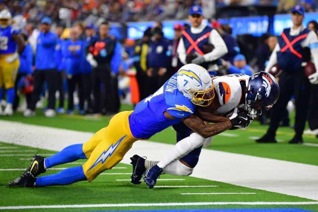 Kansas City Chiefs sign Kristian Fulton