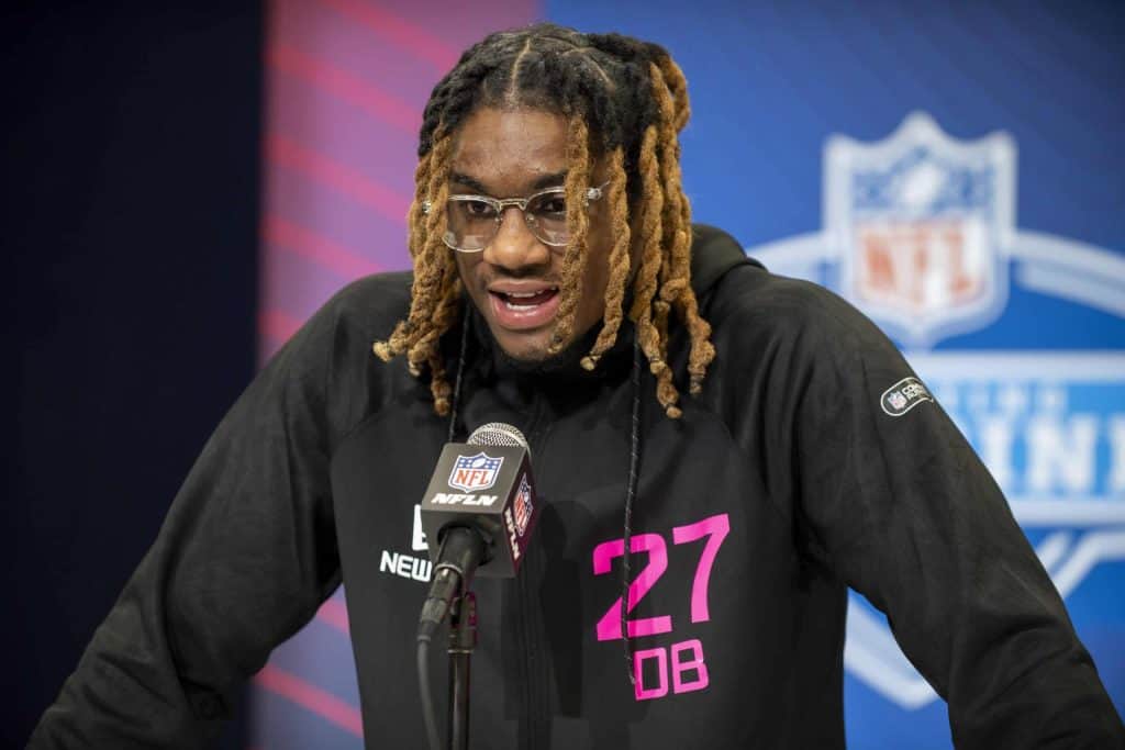 Dallas Cowboys draft Shavon Revel Jr.