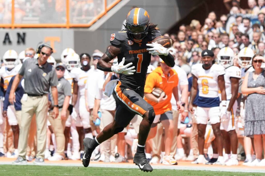 Tennessee wide receiver Dont’e Thornton Jr. (1) runs the ball during a game between Tennessee and Chattanooga, Saturday,