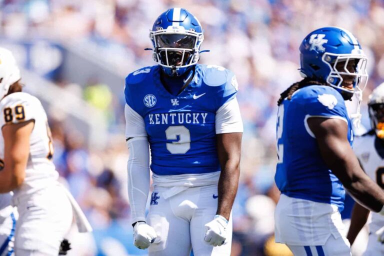 Kentucky vs. South Carolina preview: Kentucky Wildcats linebacker Alex Afari Jr. celebrates a defensive stop at Kroger Field