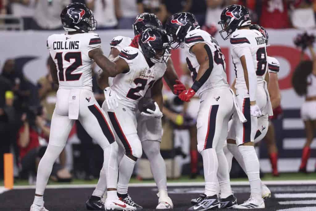 Houston Texans DeMeco Ryans and Nick Chubb