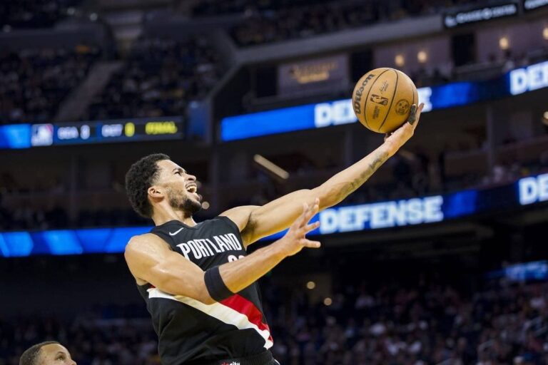 Portland Trail Blazers forward Toumani Camara (33) shoots against the Golden State Warriors during the second quarter at Chase Center.