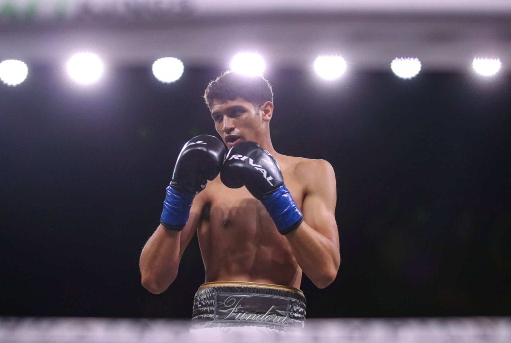 Sebastian Fundora faces Brian Mendoza during their interim WBC world super welterweight title fight. Image by: Andy Abeyta/The Desert Sun / USA TODAY NETWORK