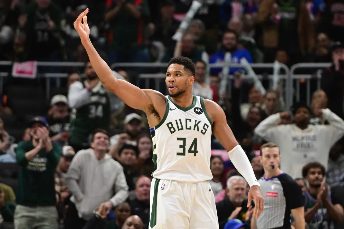 Milwaukee Bucks Giannis Antetokounmpo
