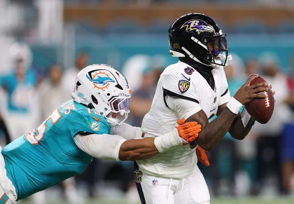 Eagles acquire Jaelan Phillips