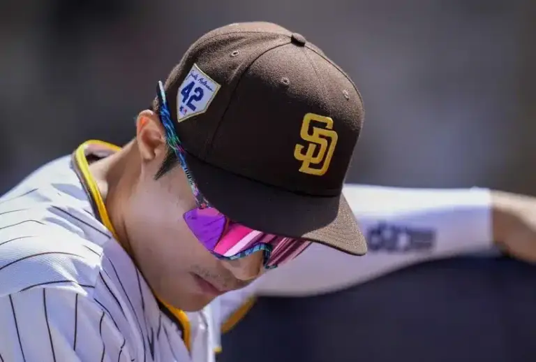 Song Sung Mun signs with Padres. Ethan Salas