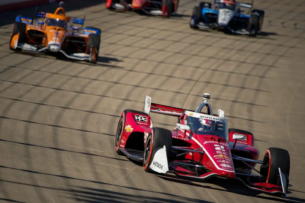 Arlington GP; NTT IndyCar Series driver Josef Newgarden (2) races during the Music City Grand Prix at the Nashville Superspeedway in Lebanon, Tenn., Sunday, Aug. 31, 2025.