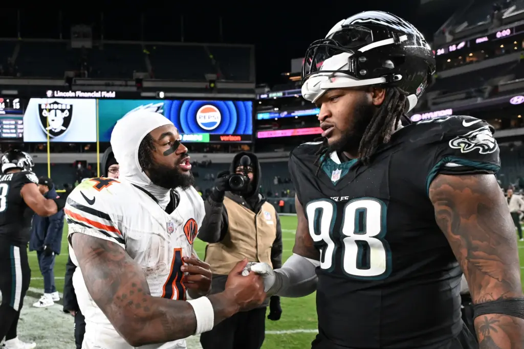 Eagles Jalen Carter meets with Bears DeAndre Swift after Black Friday meeting