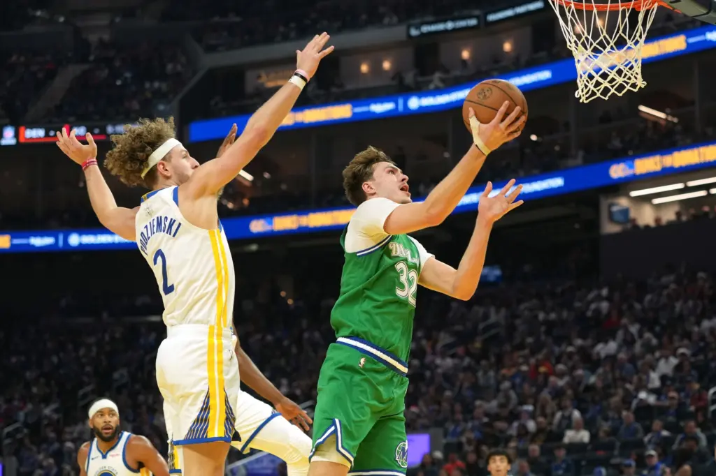 Cooper Flagg Drives the Lane vs Warriors on NBA Christmas Day