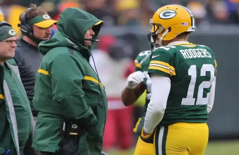 McCarthy Rodgers exchange: Aaron Rodgers talks with Mike McCarthy in Green Bay in 2018