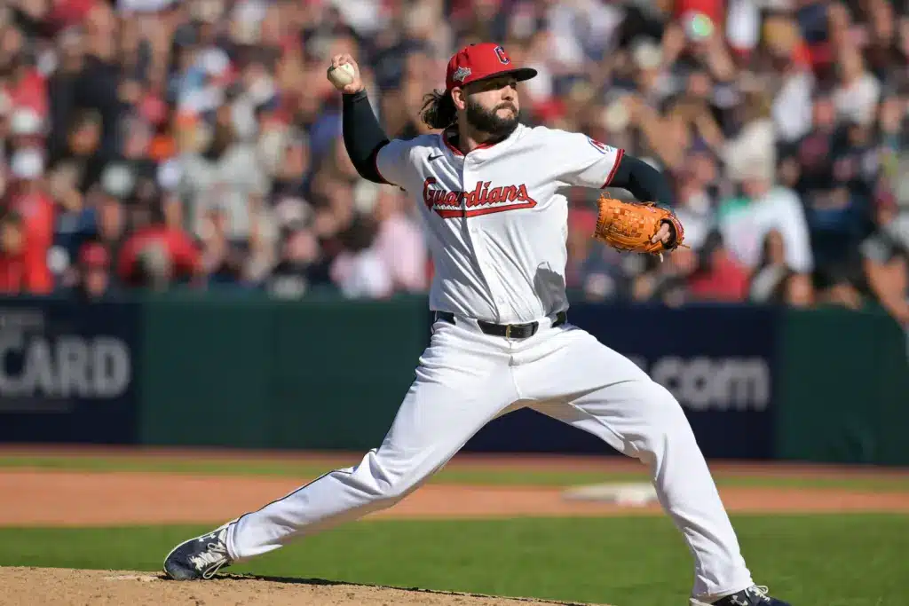 Jakob Junis signs with the Texas Rangers
