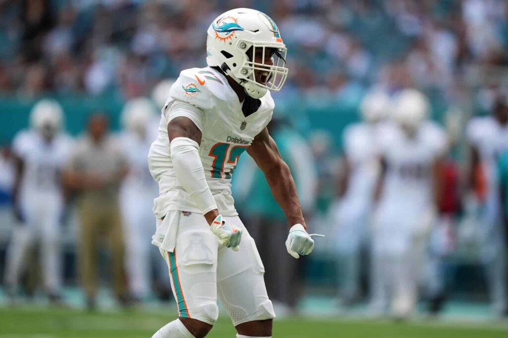 jaylen waddle dolphins