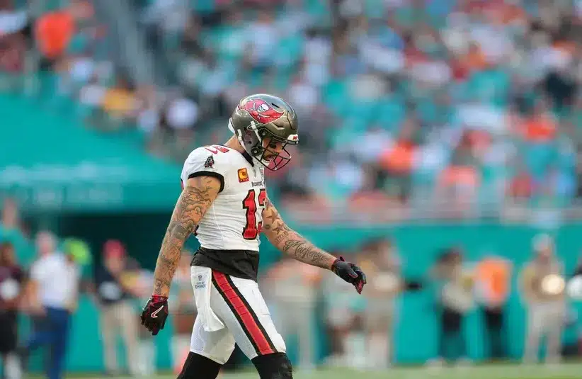 Tampa Bay Buccaneers wide receiver Mike Evans (13) walks on the field