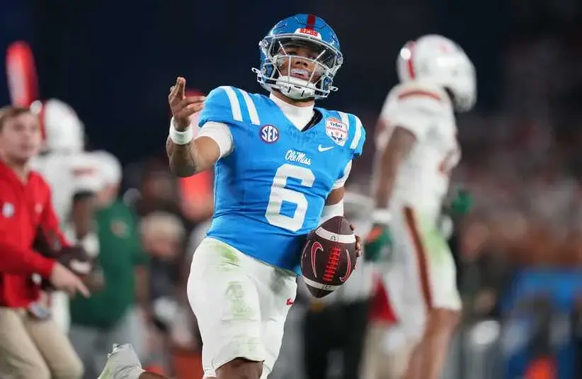Trinidad Chambliss Playing QB Against Miami Hurricanes