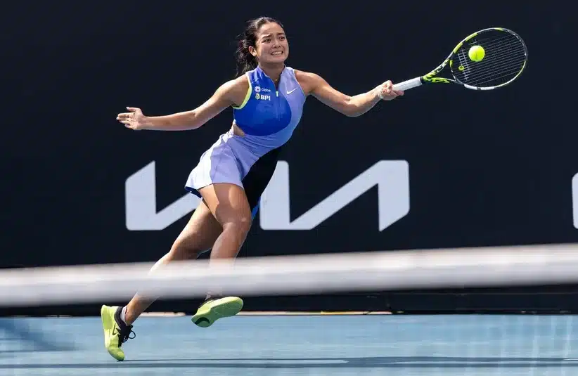 Eala preparing a forehand