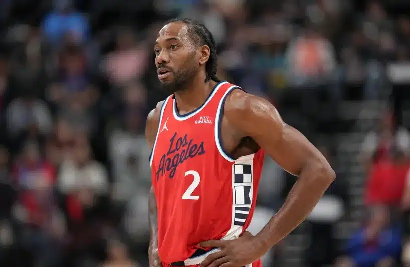 Kawhi Leonard reacts to a situation, Toronto Raptors