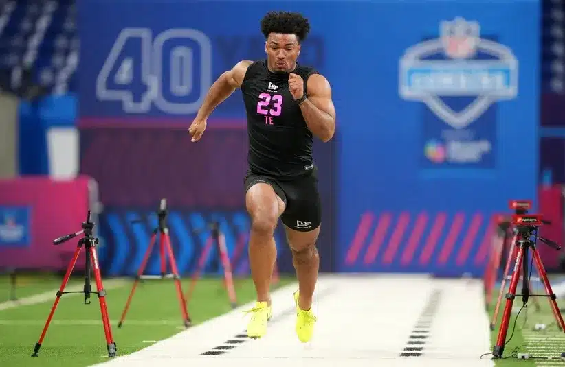 Oregon tight end Kenyon Sadiq (TE23) during the NFL Scouting Combine