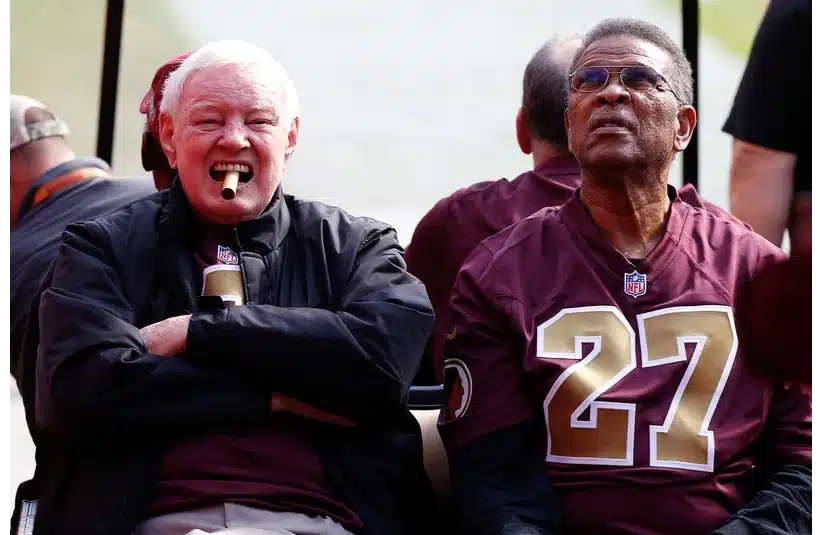 Sonny Jurgensen getting ready to be introduced during ceremony in 2015