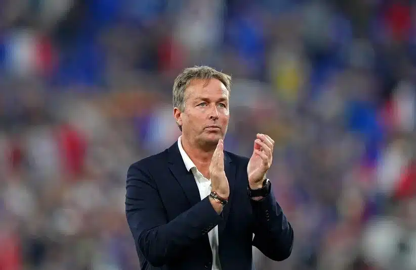 Hjulmand clapping the away fans
