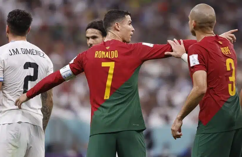 Ronaldo arguing with his team mates