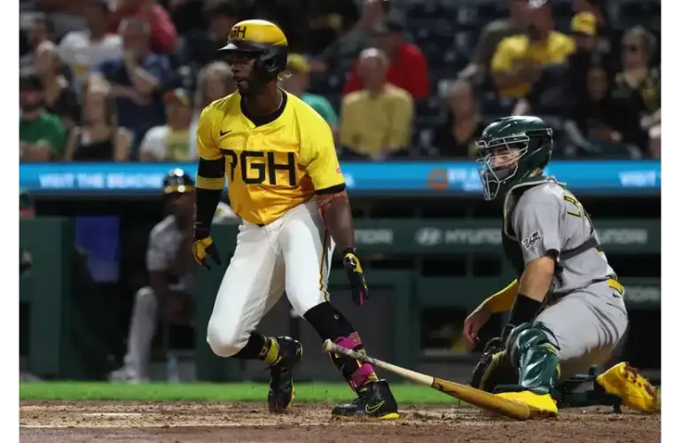 Andrew McCutchen swinging the bat in Pittsburgh