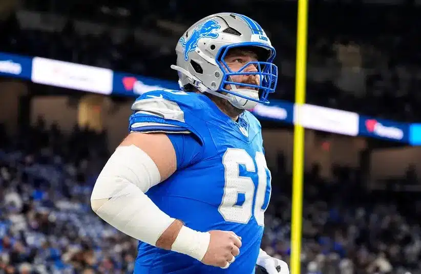 Detroit Lions guard Graham Glasgow (60) warms up