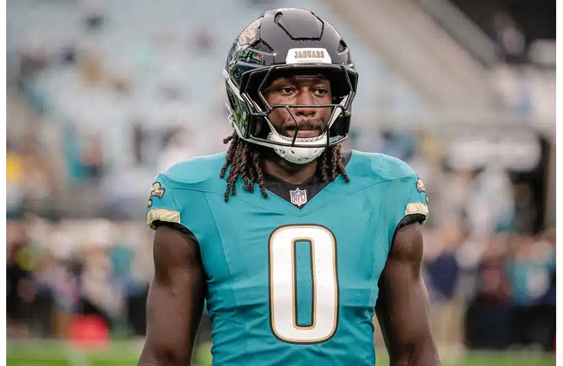 Carolina Panthers sign LB Devin Lloyd