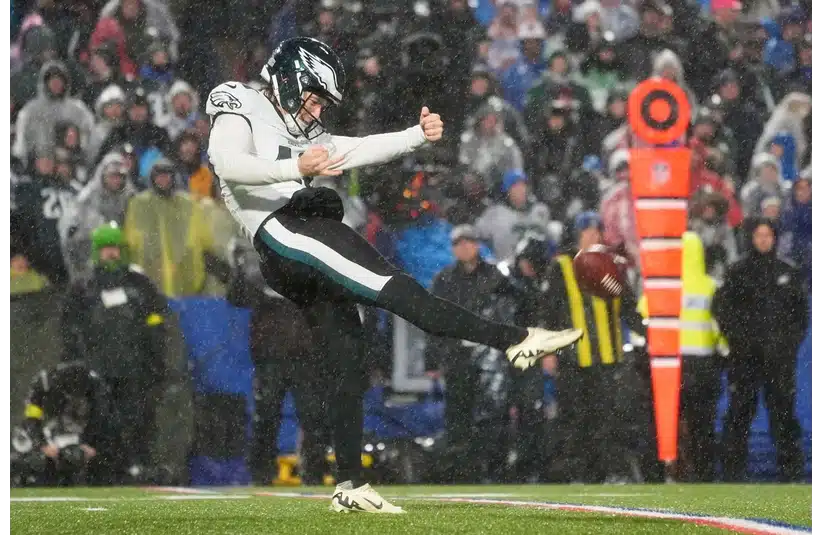 Braden Mann booming a kick vs Bills