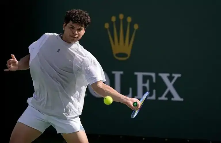 Ben Shelton practices ahead of the BNP Paribas Open