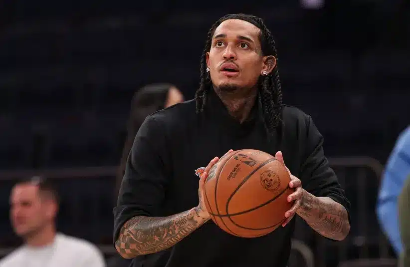 New York Knicks guard Jordan Clarkson (00) warms up