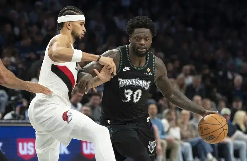 Randle advancing with the ball