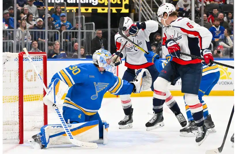 Joel Hofer in front of the net