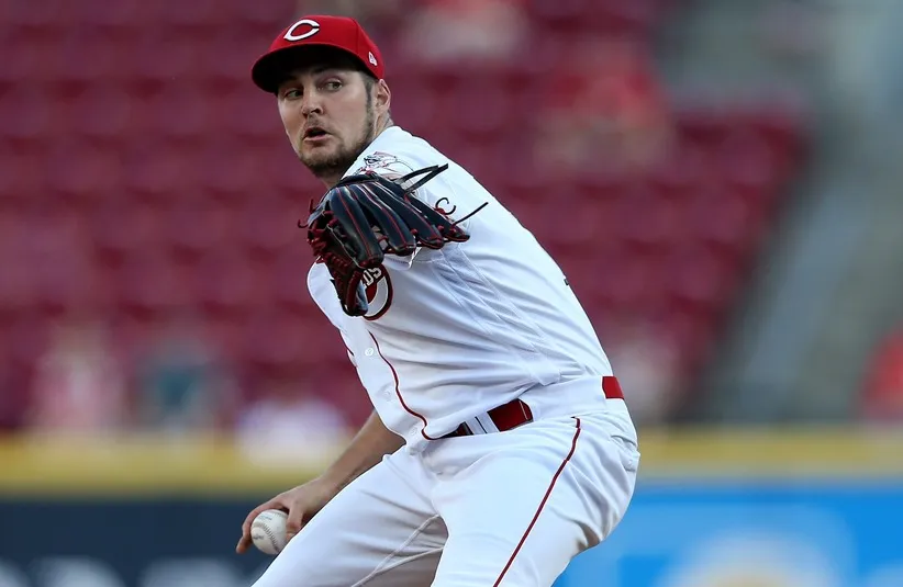 Cincinnati Reds starting pitcher Trevor Bauer (27) delivers in the first inning.