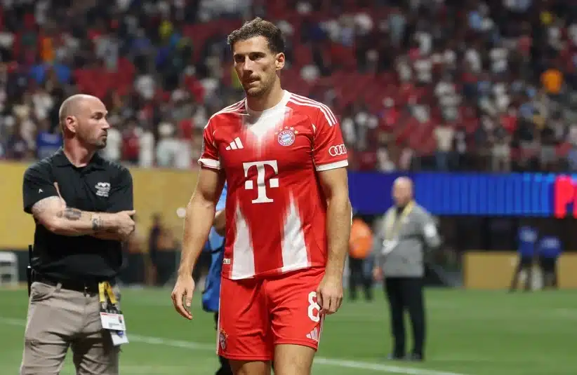 Goretzka moving towards the byline of the pitch