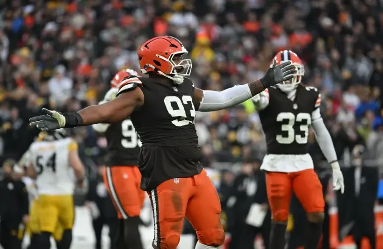 Browns Steelers recap: Cleveland defensive tackle Shelby Harris against Pittsburgh at Huntington Bank Field in 2025