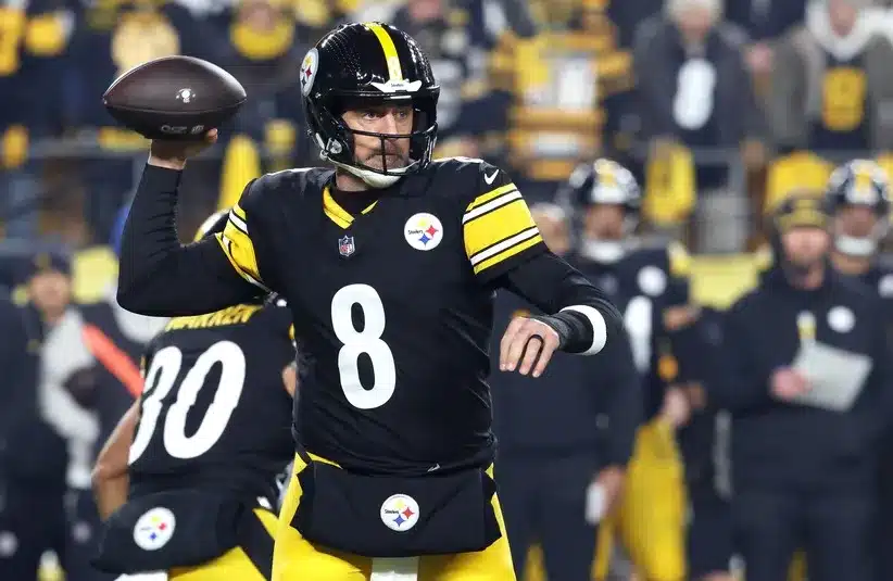 Pittsburgh Steelers quarterback Aaron Rodgers (8) throws during the first half.