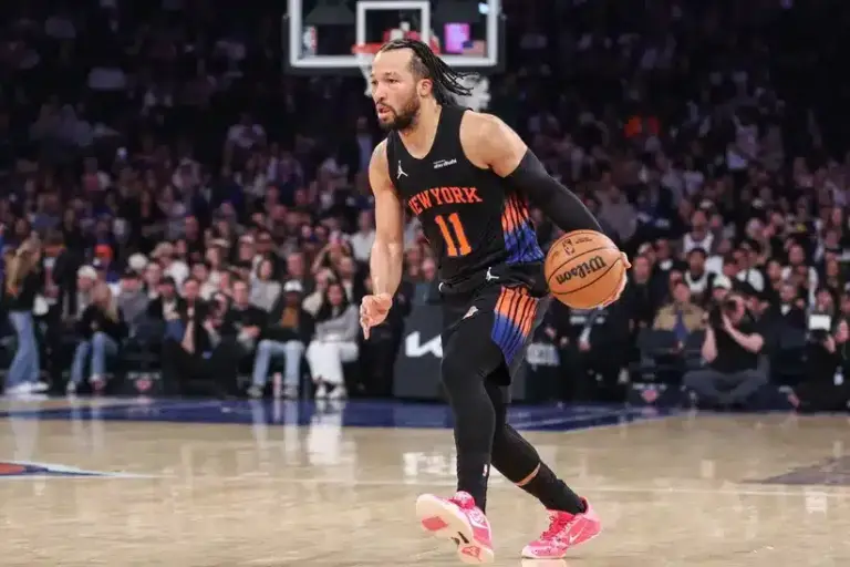 Knicks; Apr 3, 2026; New York, New York, USA; New York Knicks guard Jalen Brunson (11) drives to the basket in the third quarter against the Chicago Bulls at Madison Square Garden.