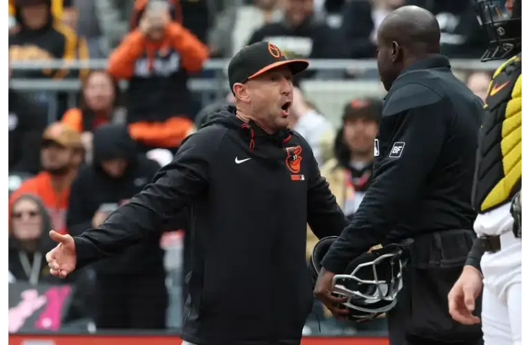 Craig Albernaz arguing with umpire vs Pittsburgh