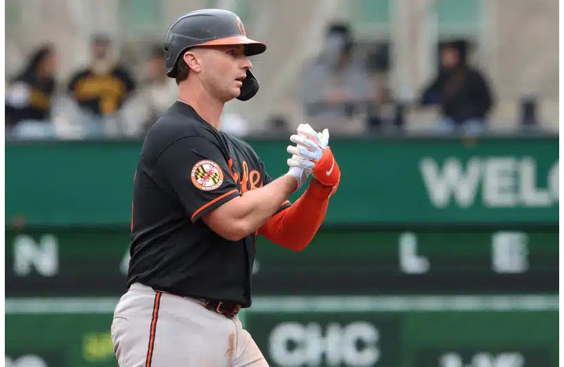Pete Alonso celebrating with the O's signature doubles celebration