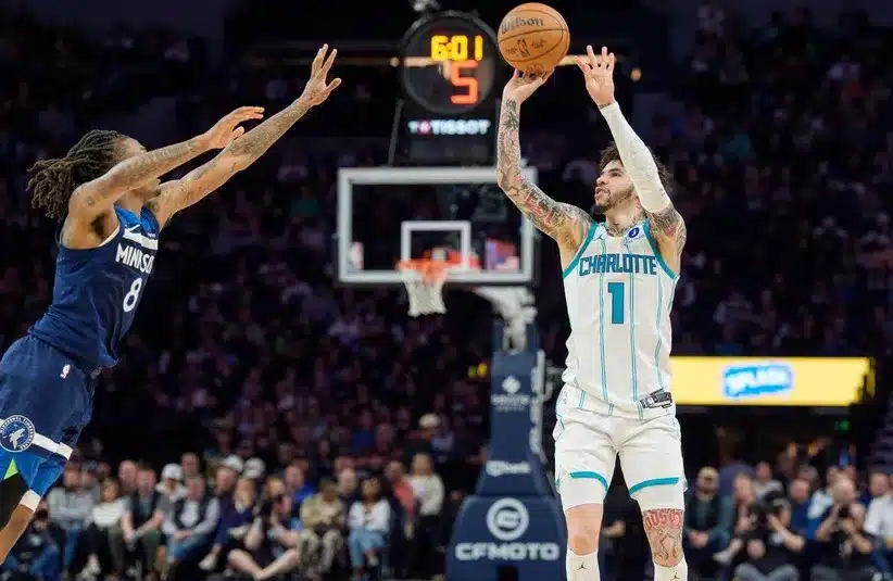 Charlotte Hornets guard LaMelo Ball (1) shoots.