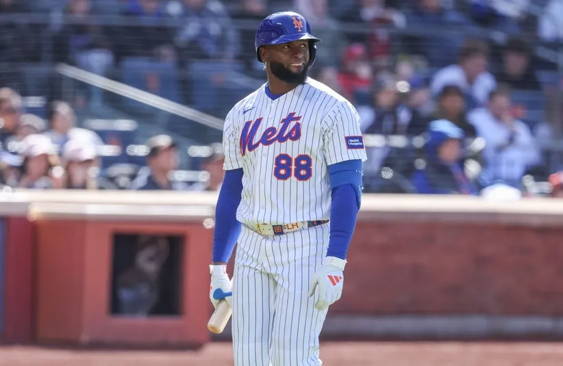 New York Mets center fielder Luis Robert Jr. (88) reacts after popping out.