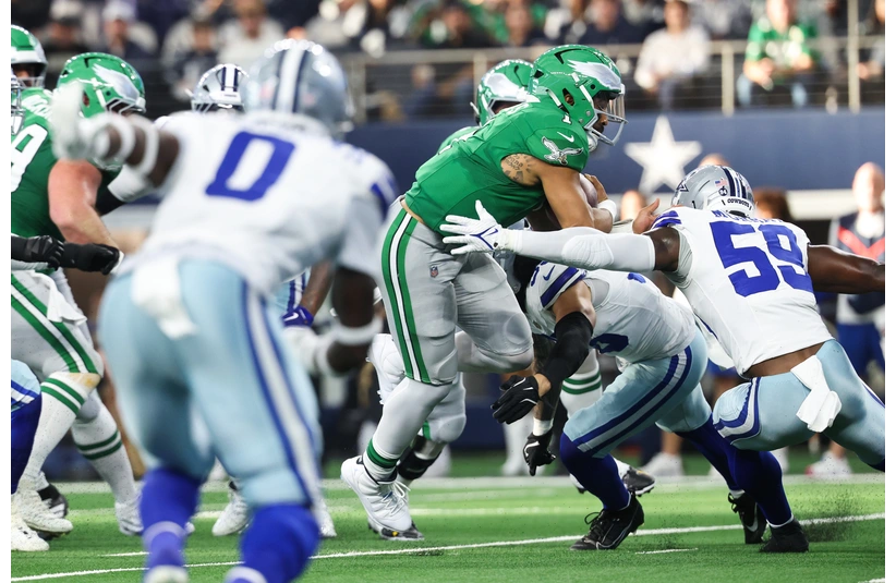 Eagles quarterback Jalen Hurts runs for a touchdown ahead of the Rams vs. Eagles preview