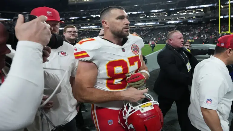 Chiefs tight end Travis Kelce (87) leaves the field after the game.