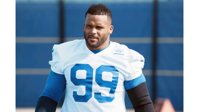 Rams player Aaron Donald