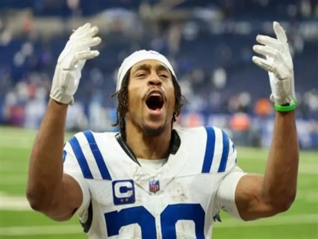 Colts running back Johthan Taylor reaches new deal with team.