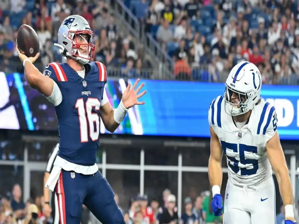 Colts rookie Caden Curry goes after Patriots QB during week 1 pre-season game.